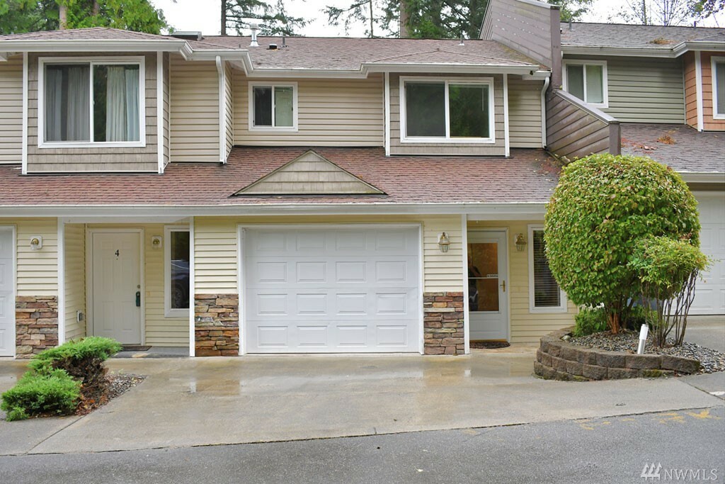 Property Photo:  19306 75th St E D-3  WA 98390 