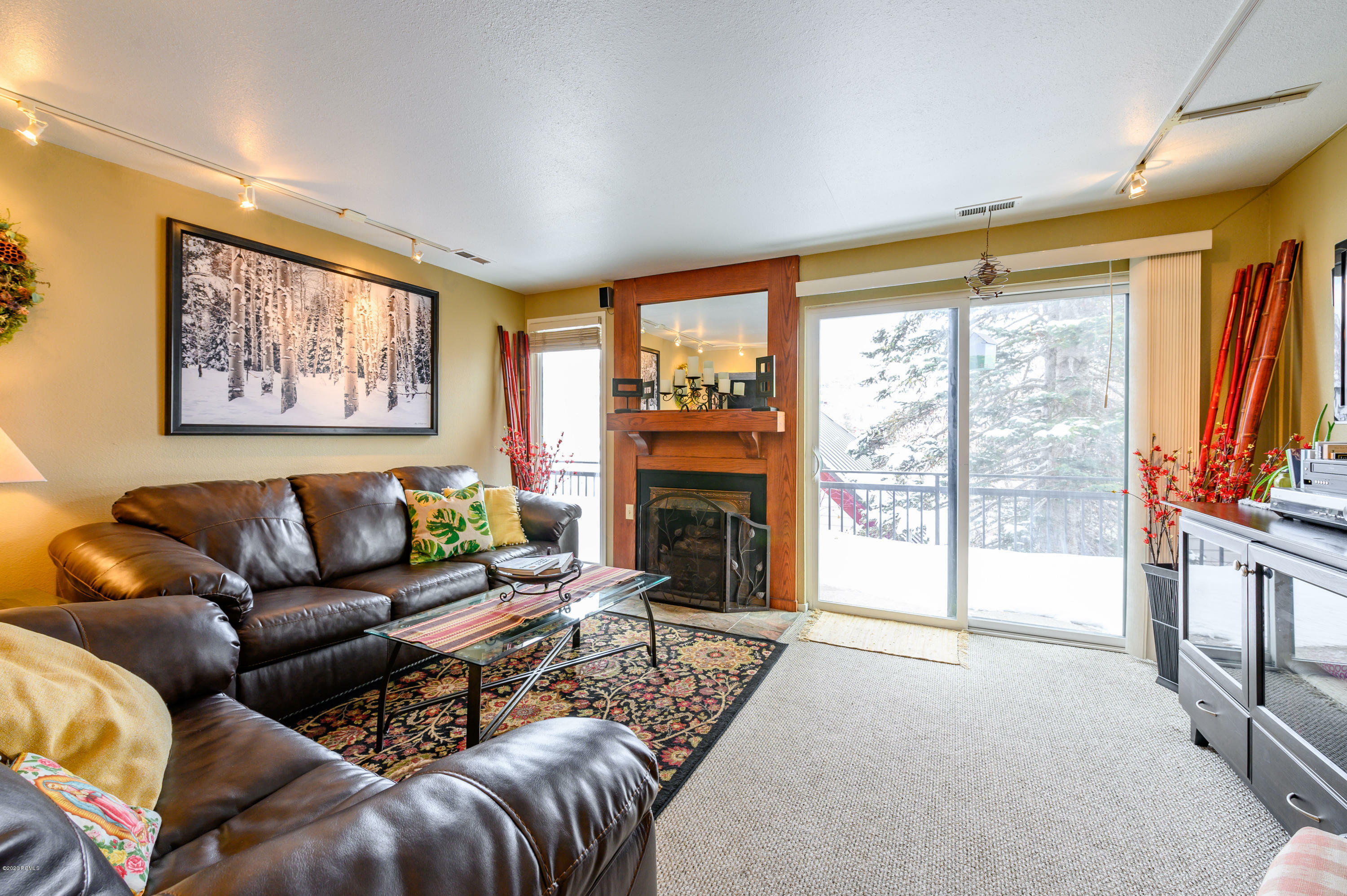 Property Photo: 470 Woodside Avenue 4 UT 84060