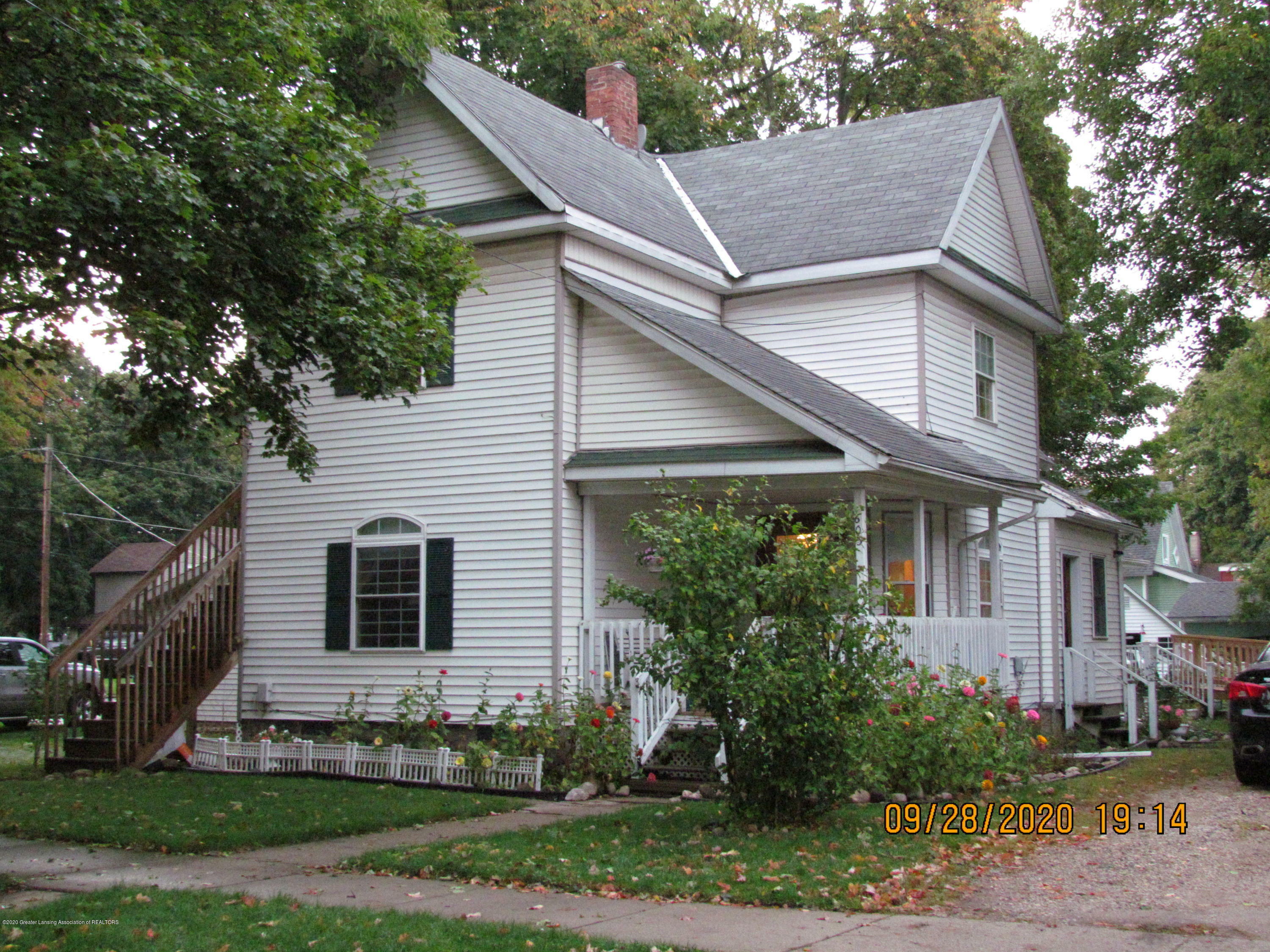 Property Photo:  603 Warren Avenue  MI 48813 