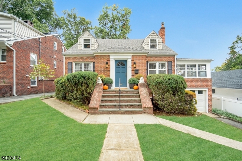 Property Photo:  55 Greenwood Ave  NJ 07052 