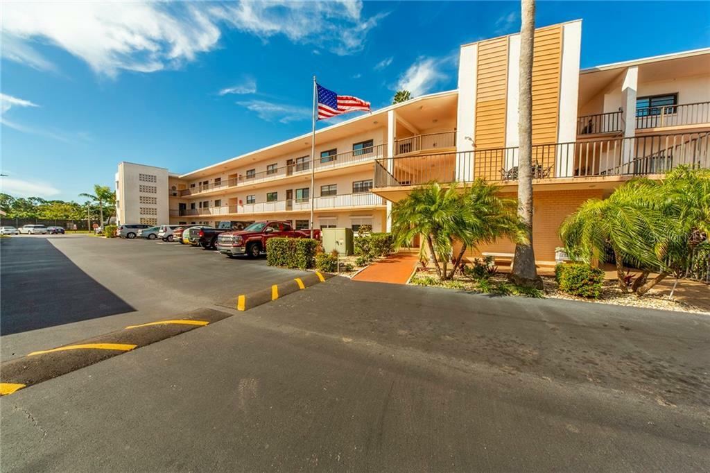 Property Photo: 7941 58th Ave N 107 FL 33709