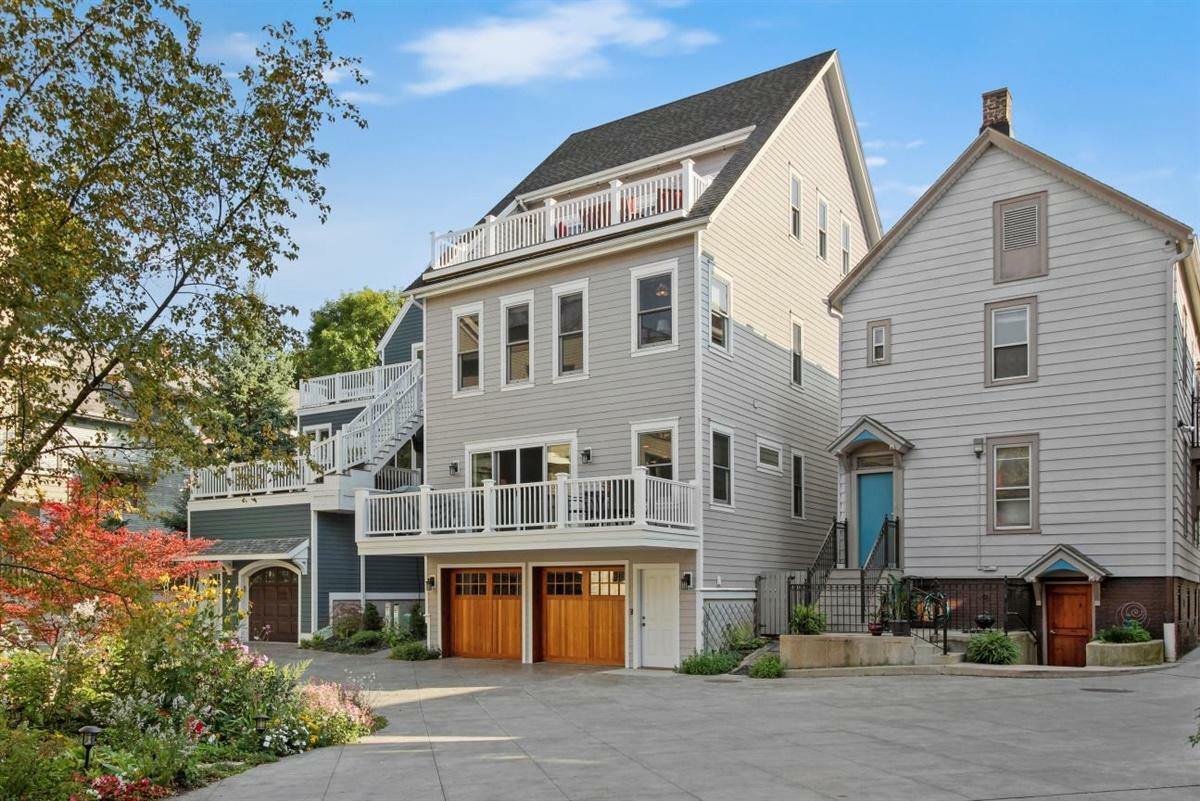 Property Photo: 1166 E Kane Pl WI 53202