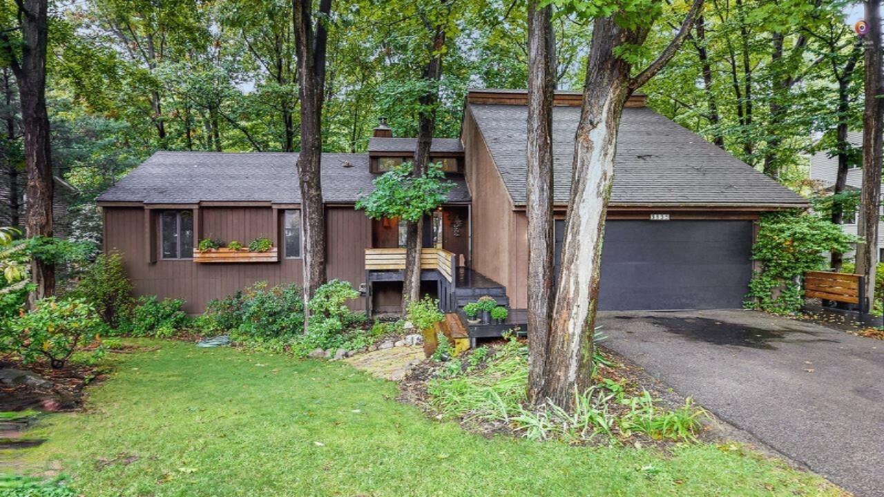 Property Photo:  3935 Lakeridge Drive  MI 49424 