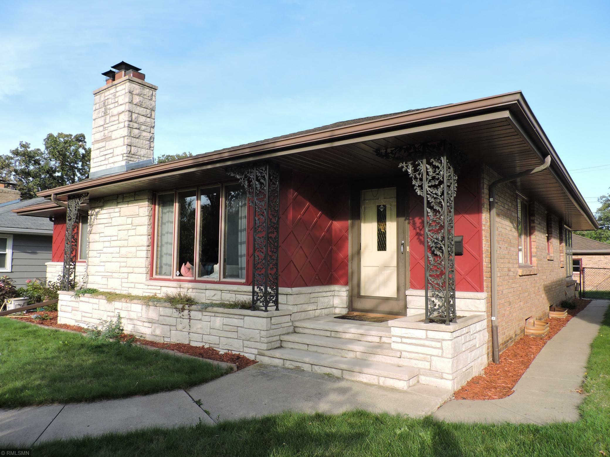 Property Photo:  4334 Queen Avenue N  MN 55412 