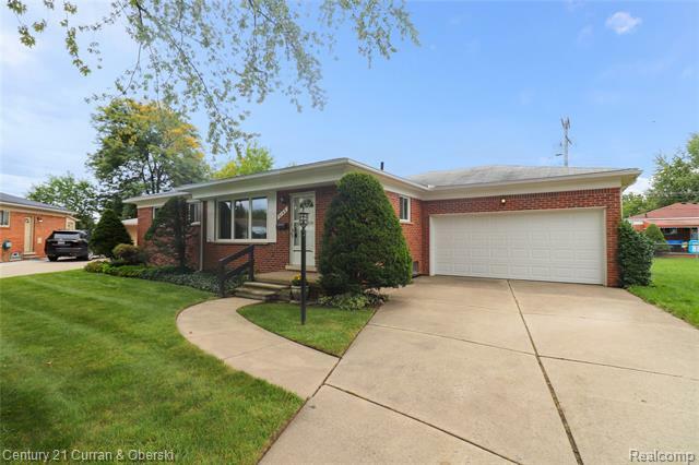 Property Photo:  6166 N Norborne Court  MI 48127 