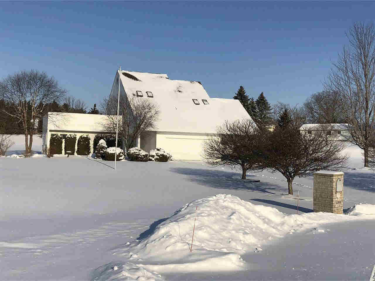 Property Photo: 5260 Brantford Court MI 48439-9603
