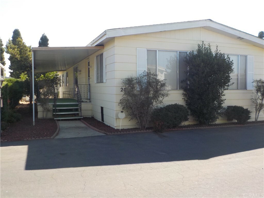 Property Photo:  1701 S Thornburg Street 20  CA 93458 