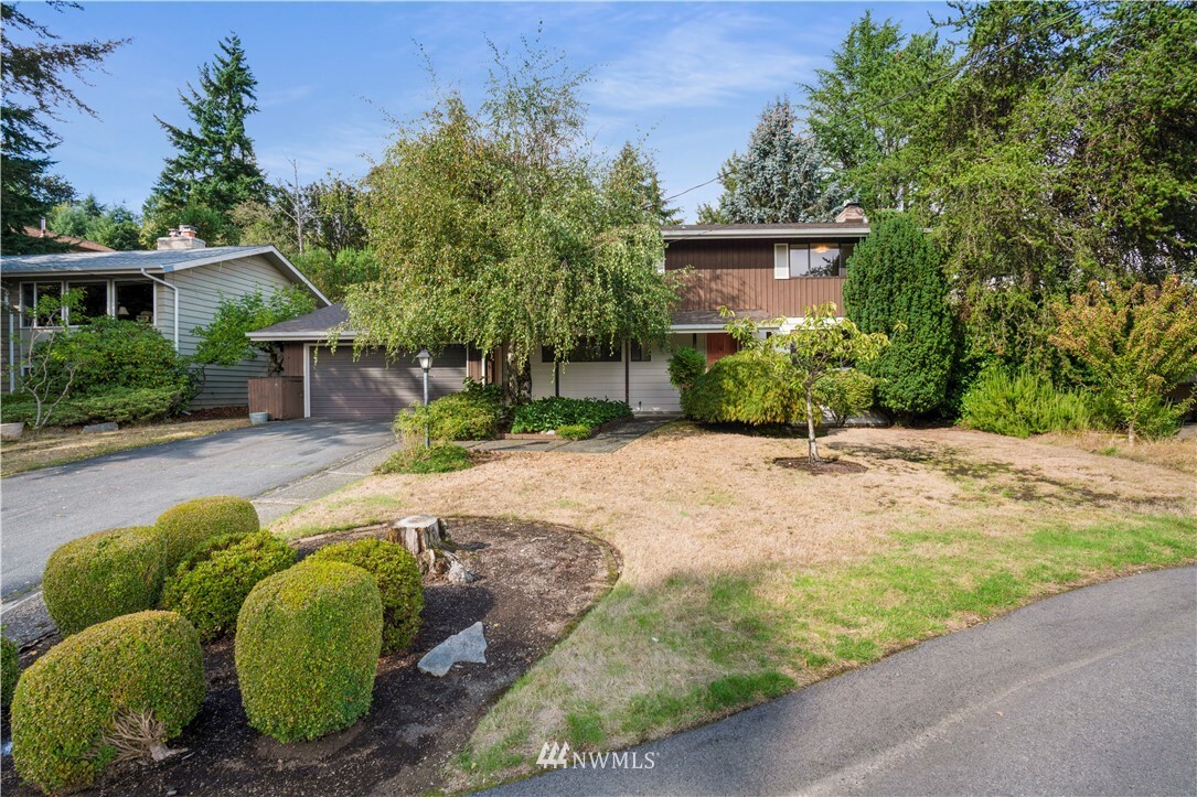 Property Photo:  5010 NE 194th Place  WA 98155 