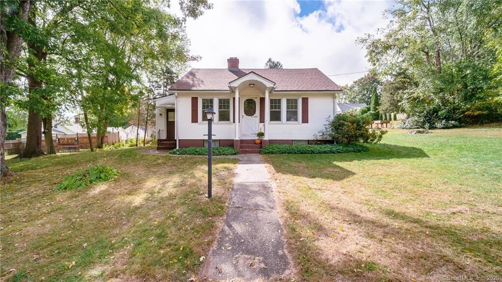 Property Photo: 4 Grove Terrace CT 06480