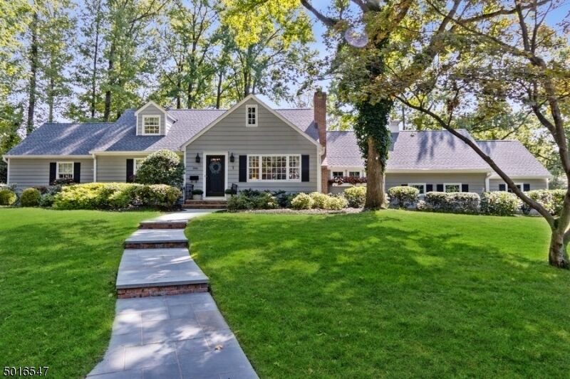 Property Photo:  1992 Parkwood Dr  NJ 07076 