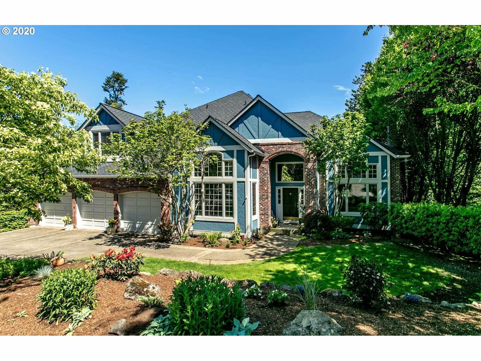 2860 Beacon Hill Dr  West Linn OR 97068 photo