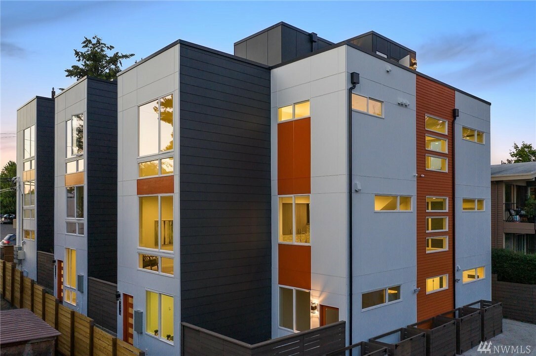 Property Photo: 3019 NE 120th St WA 98125