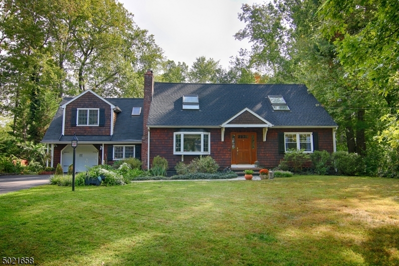 Property Photo:  18 Grove Rd  NJ 07920 