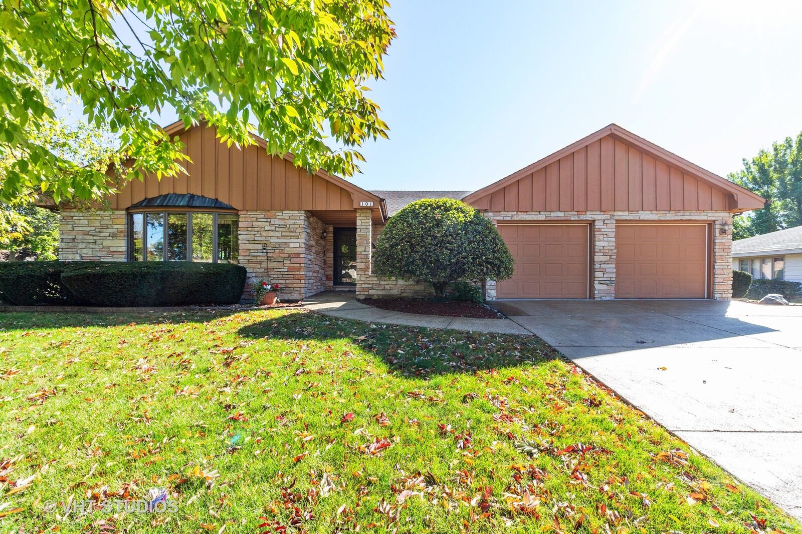 Property Photo:  101 Caryville Lane  IL 60193 