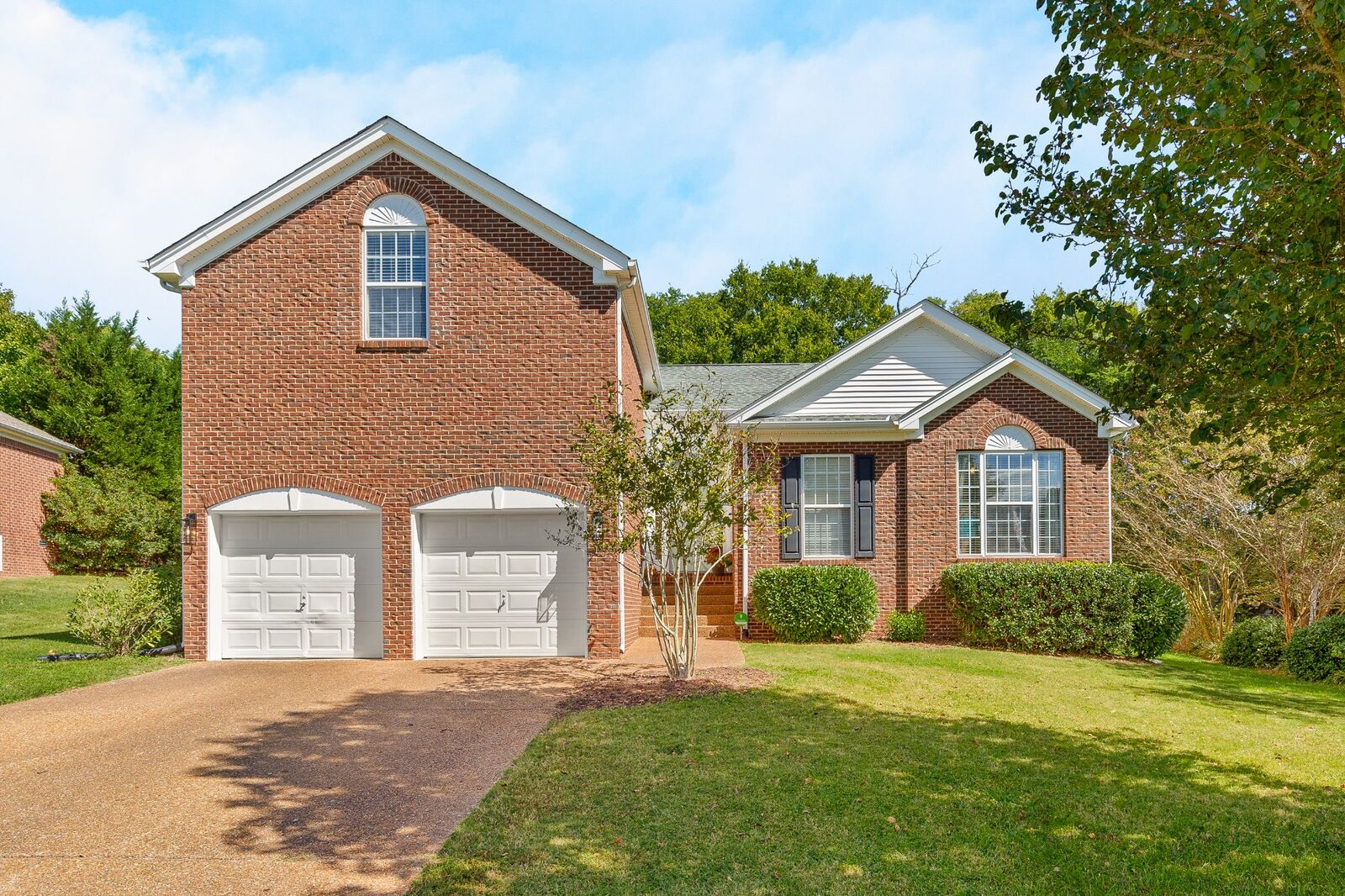 Property Photo: 1209 Jennings Dr TN 37135