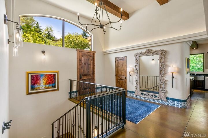 Property Photo: 11928 Lakeside Place NE WA 98125