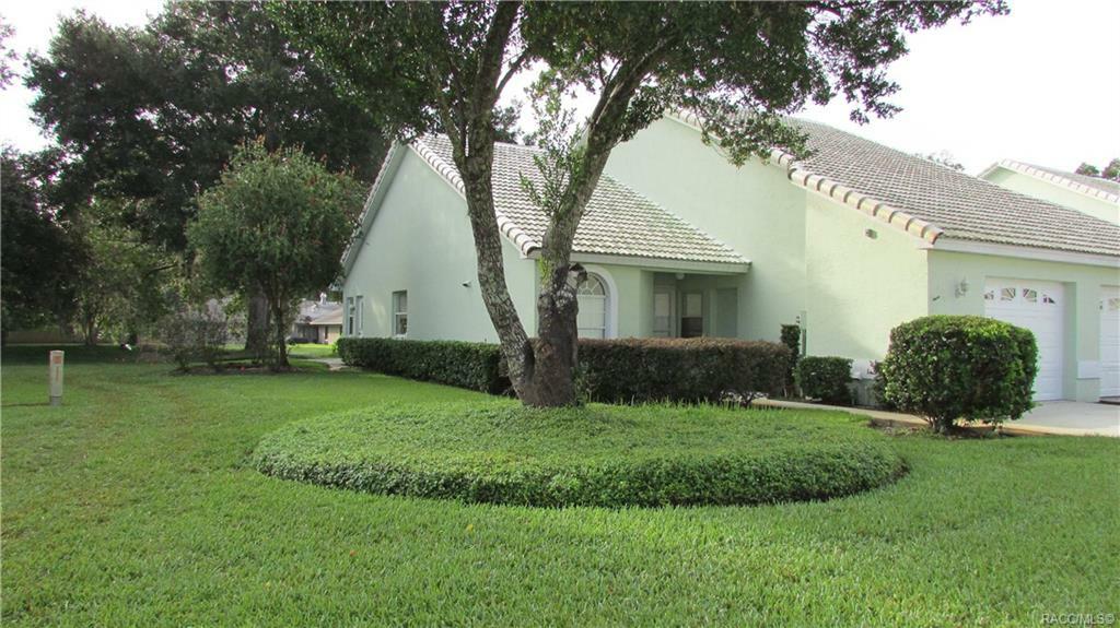 Property Photo:  718 Moray Drive  FL 34453 