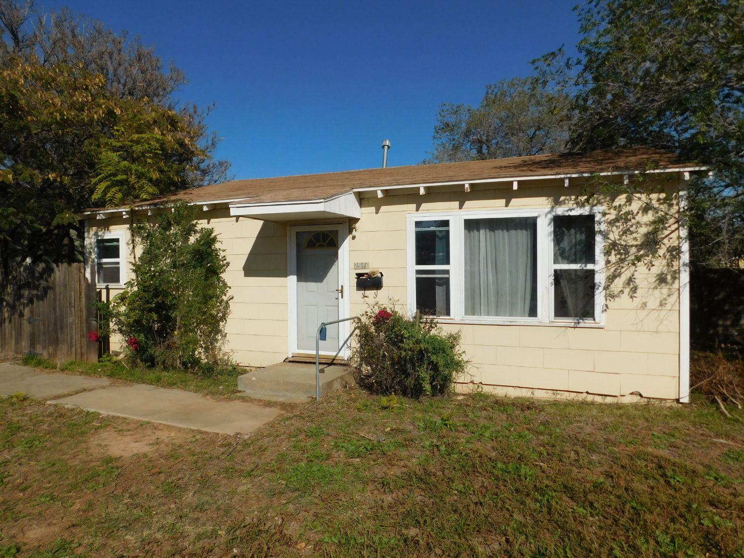 Property Photo:  2516 39th Street  TX 79413 