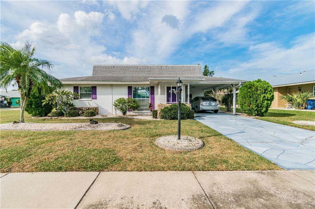 Property Photo:  701 Rickenbacker Drive  FL 33573 