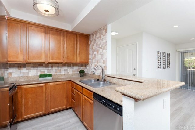 Property Photo:  432 Edgehill Ln 195  CA 92054 