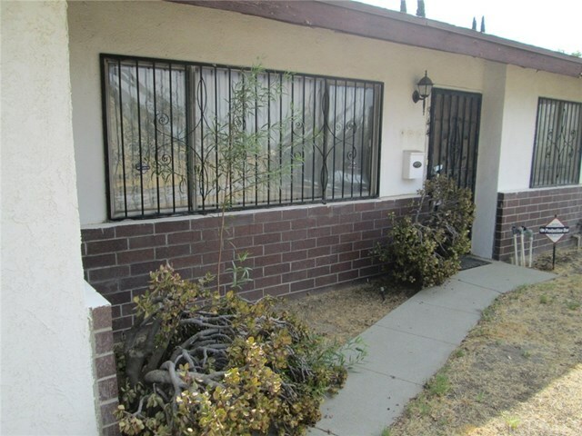 Property Photo:  944 N Florida Street  CA 92220 