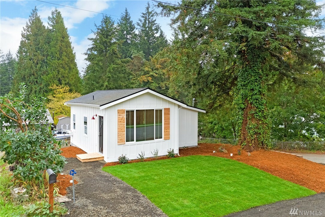 Property Photo:  106 Dora Ave  WA 98312 