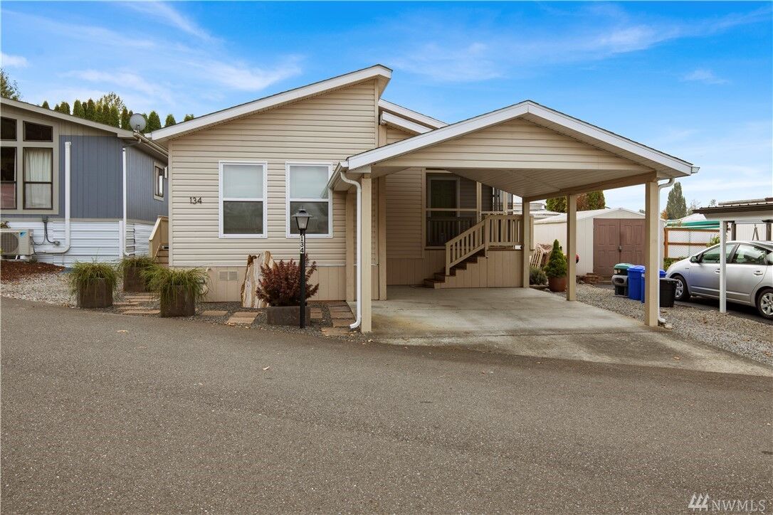 Property Photo: 1200 Lincoln St 134 WA 98229