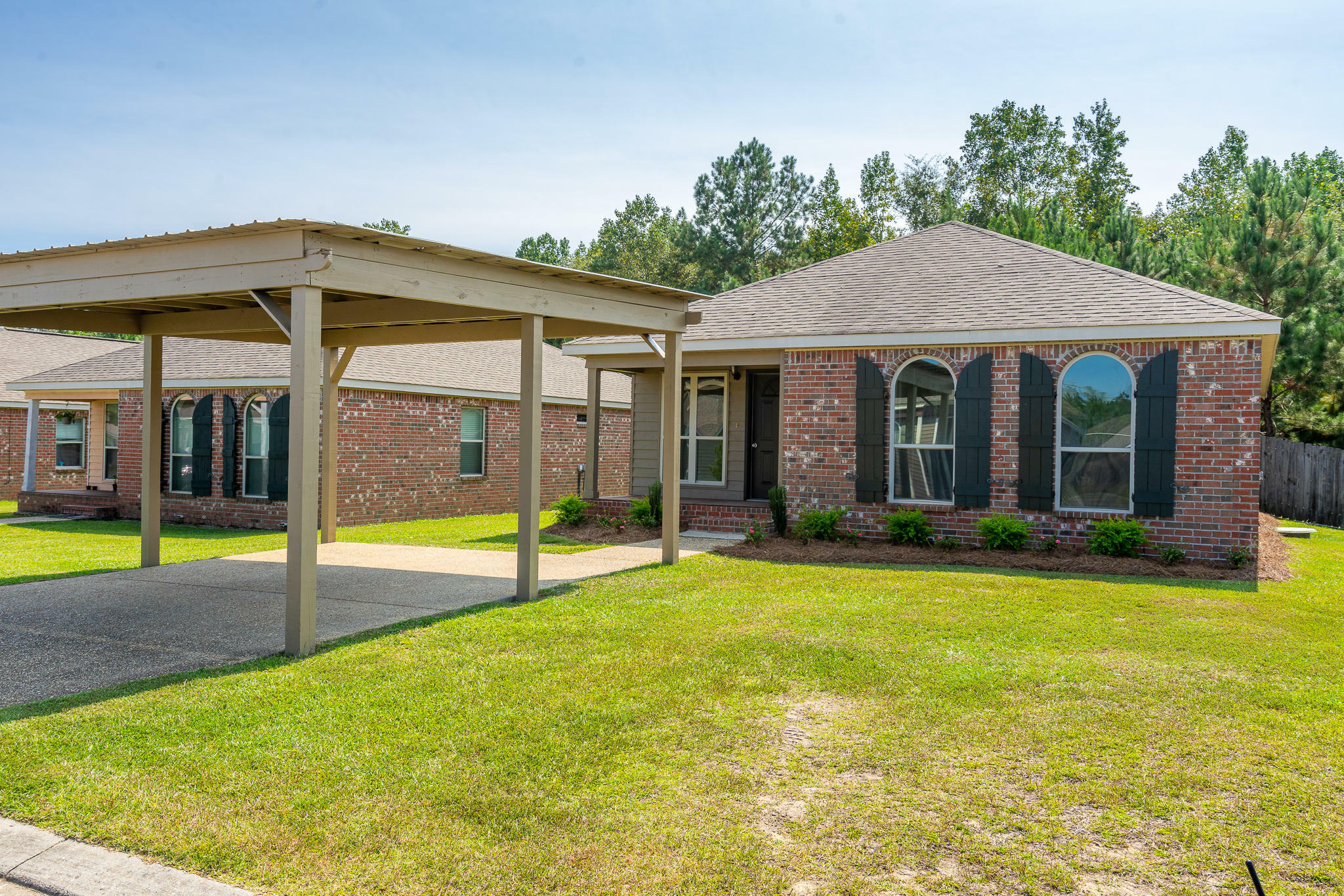 Property Photo: 130 Hawthorne Dr. MS 39402