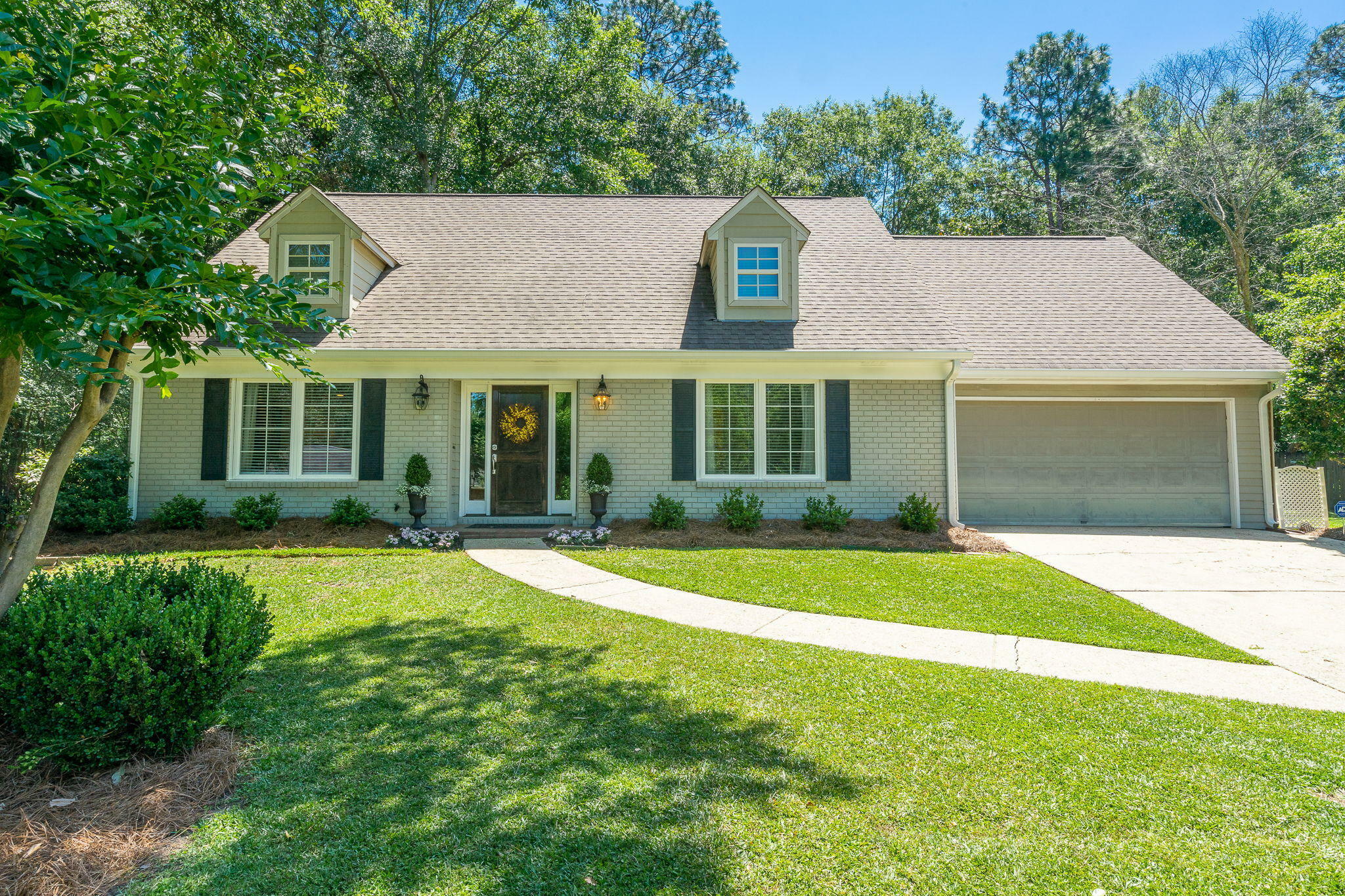 Property Photo:  1210 Sandlewood Dr.  MS 39402 