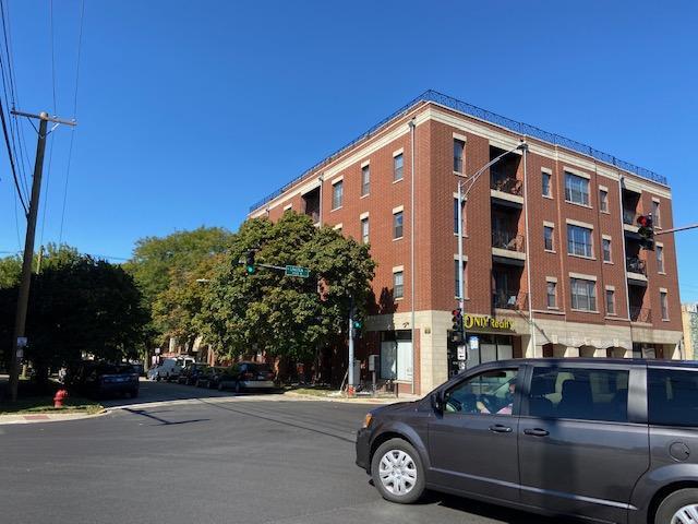 Property Photo: 5300 North Lincoln Avenue 2E IL 60625