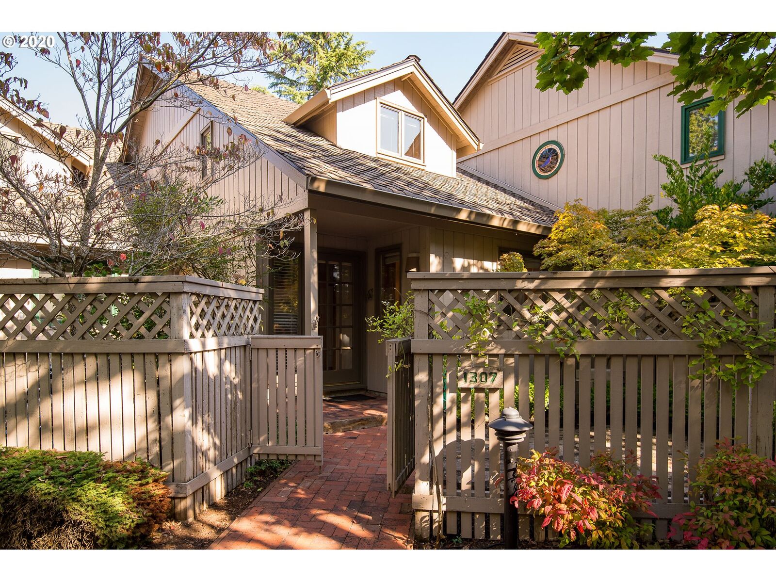 Property Photo: 1307 Hammock St OR 97401