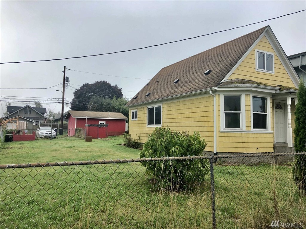 Property Photo: 2710 S 12th St WA 98405