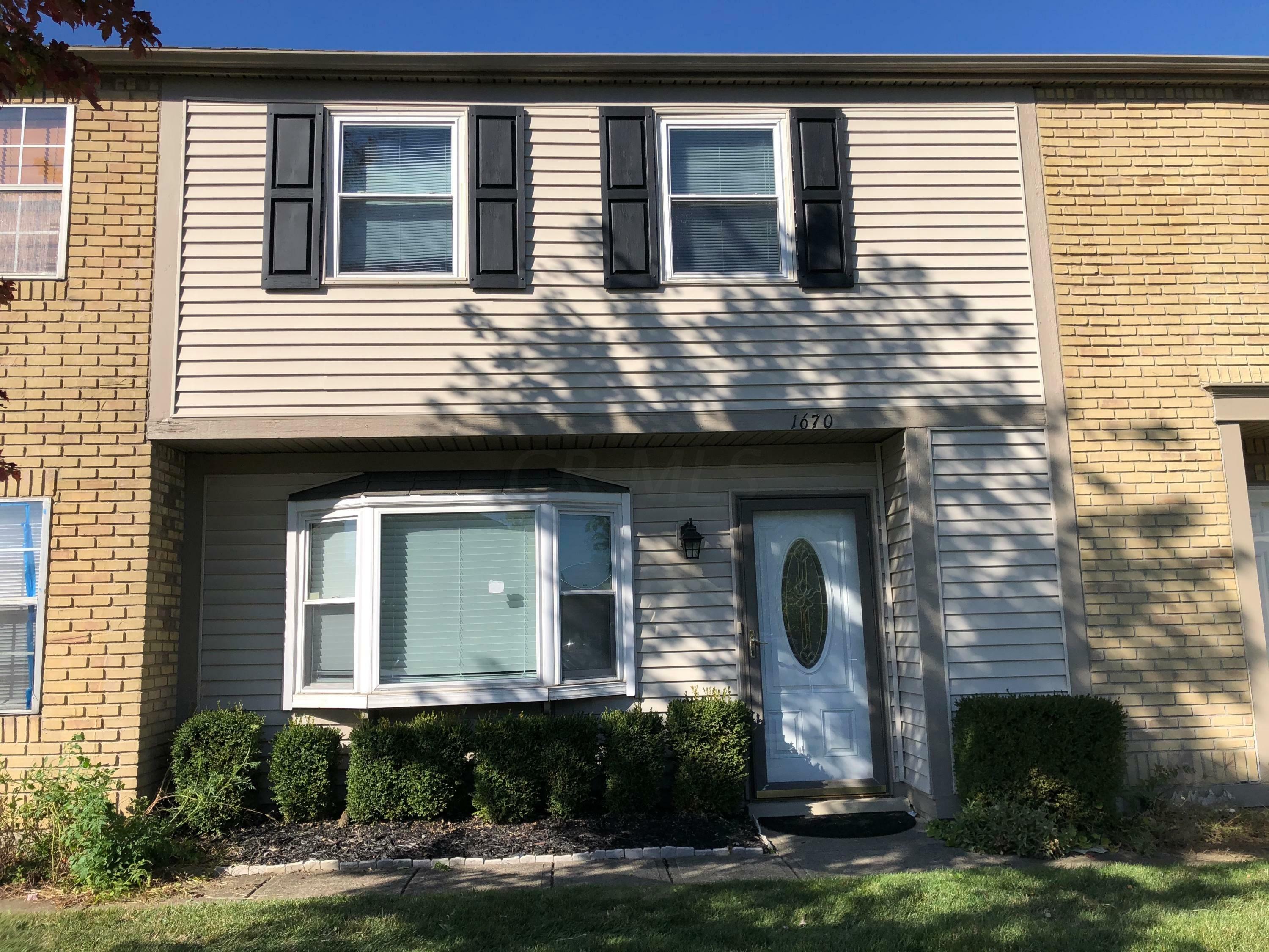Property Photo: 1670 Park Row Drive OH 43235
