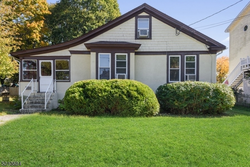 Property Photo: 8 Orchard St NJ 07828