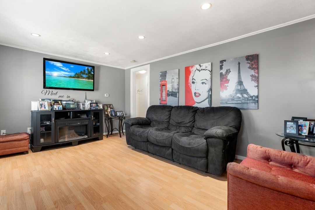 Property Photo: 71 Fordway Street NH 03038