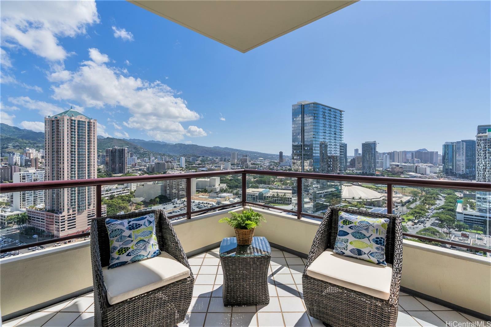 Property Photo:  725 Kapiolani Boulevard 2705  HI 96813 