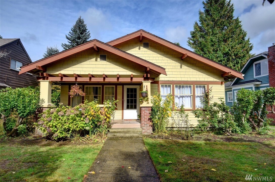 Property Photo: 126 17th Ave SE WA 98501