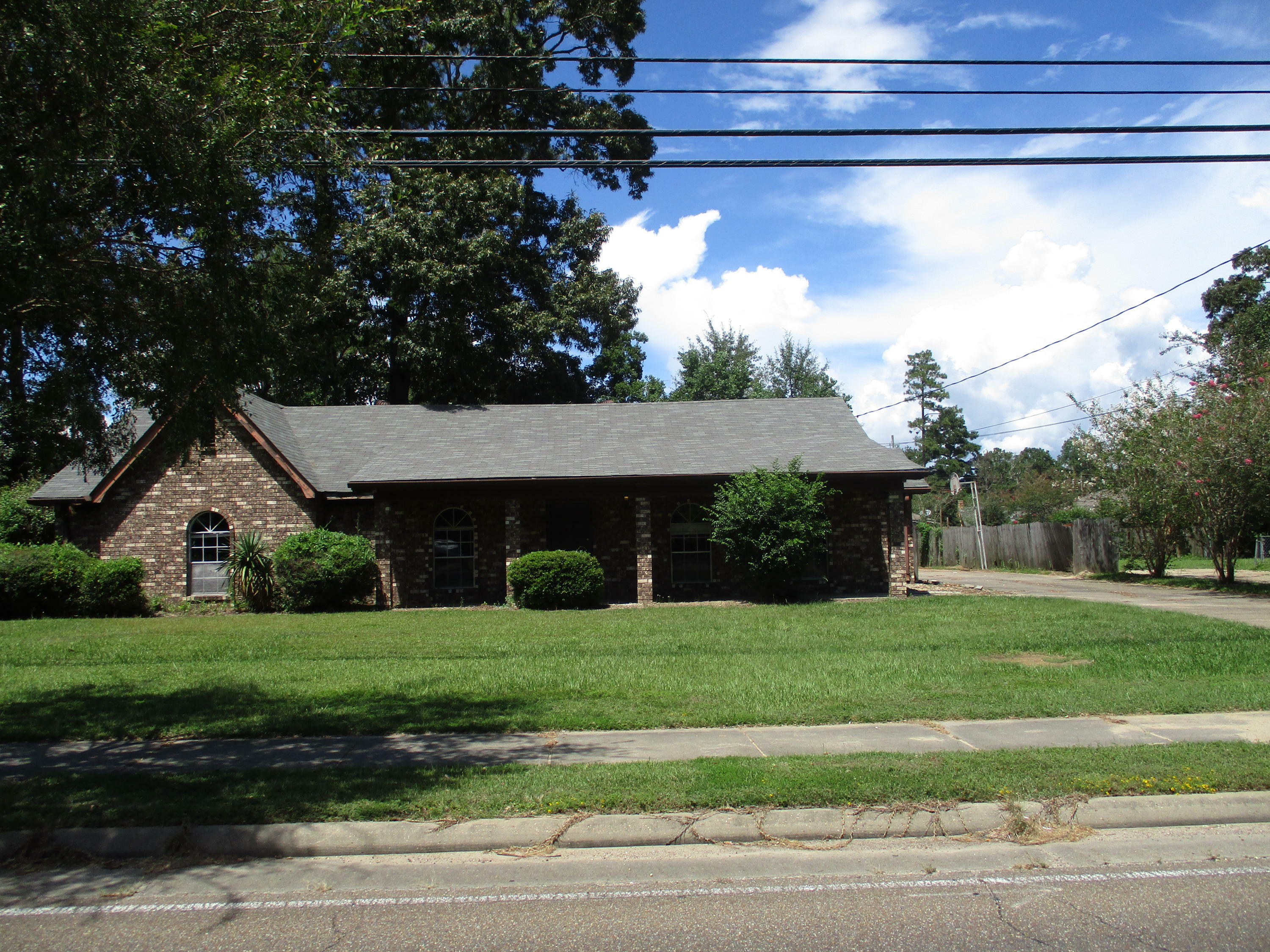 Property Photo:  2909 Lincoln Rd.  MS 39402 