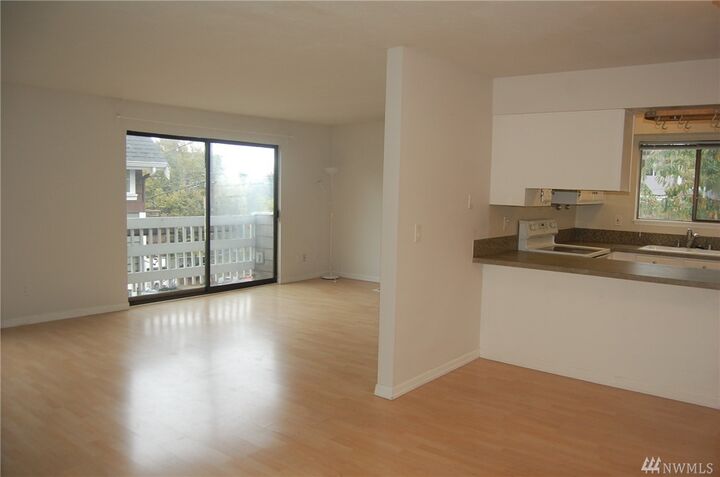 Property Photo: 555 Prospect St 5 WA 98109