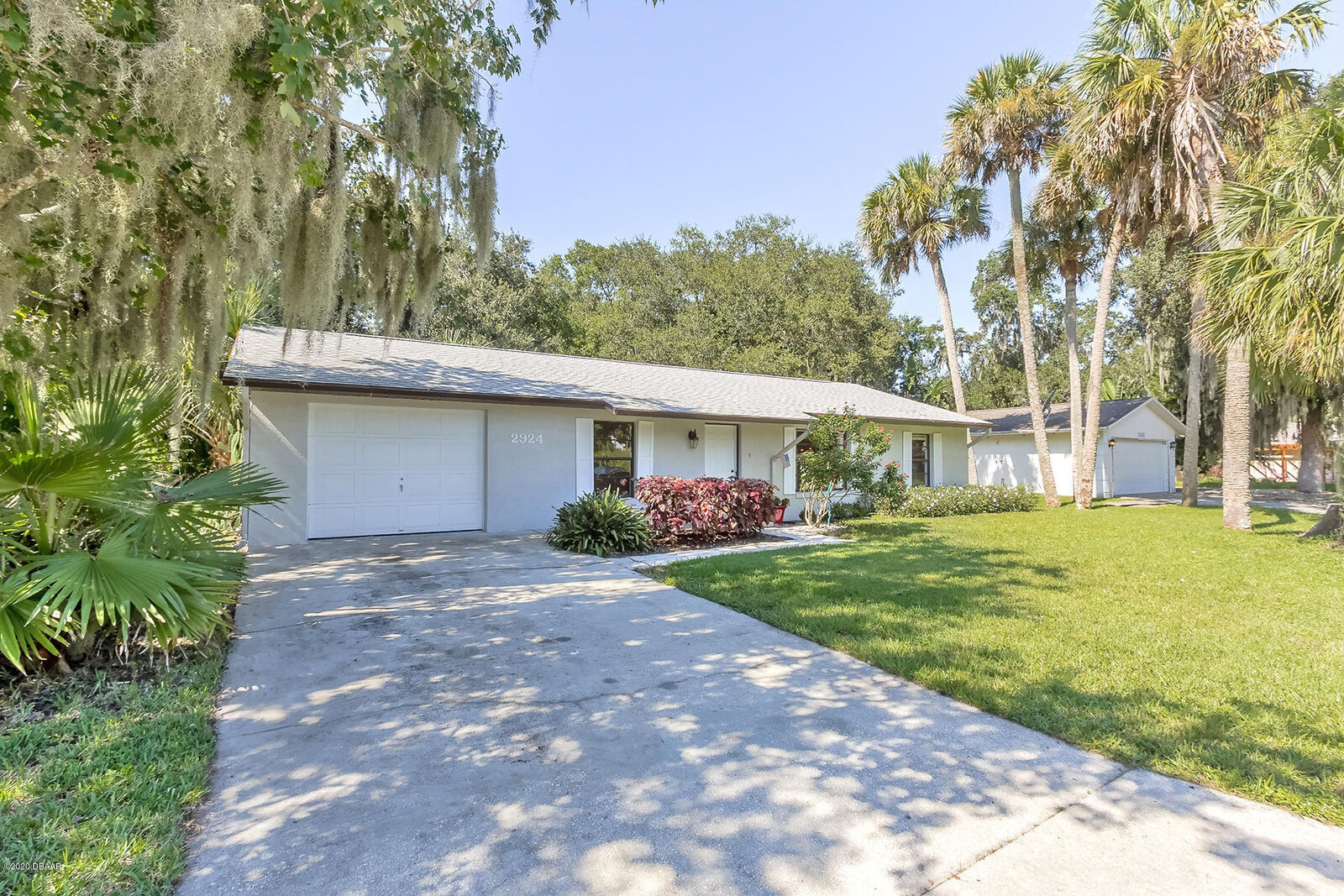 Property Photo: 2924 Kumquat Drive FL 32141