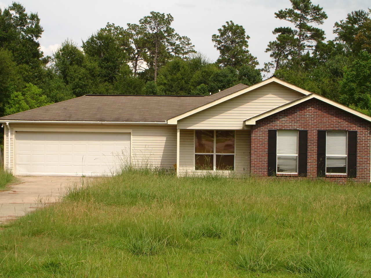 Property Photo:  118 Northwest Cir.  MS 39401 