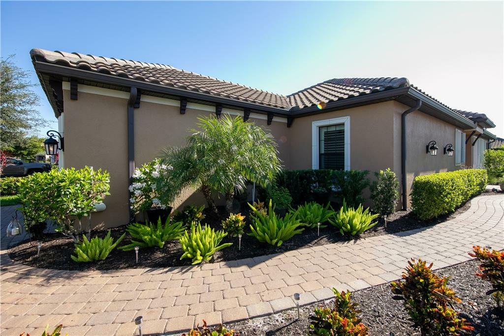 Property Photo:  8728 Bellussi Drive  FL 34238 