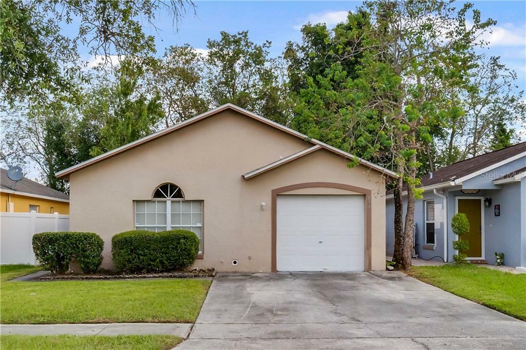 Property Photo:  899 Vista Palma Way  FL 32825 