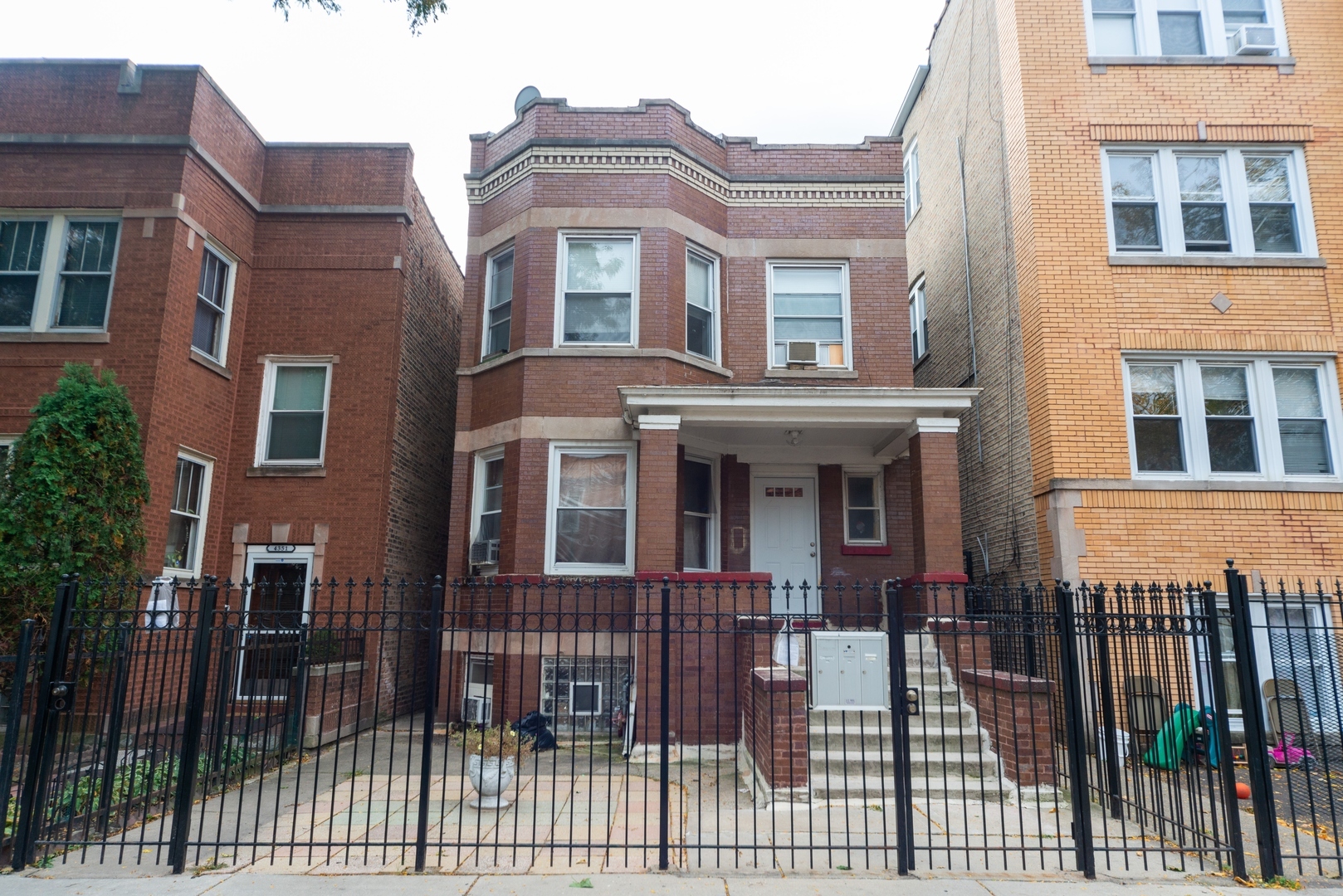 Property Photo: 4355 W McLean Avenue IL 60639