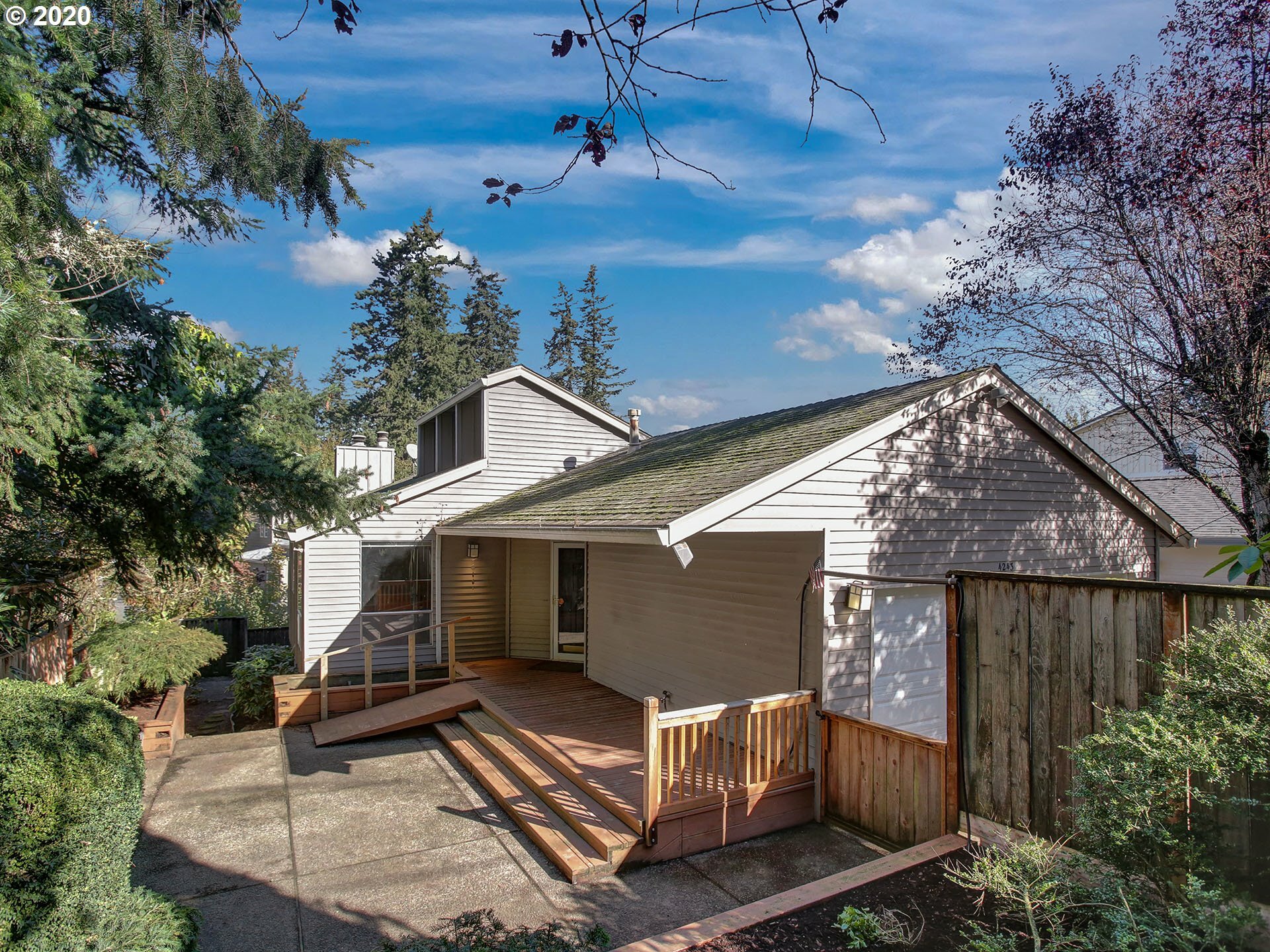 Property Photo: 4243 SW Vesta St OR 97219