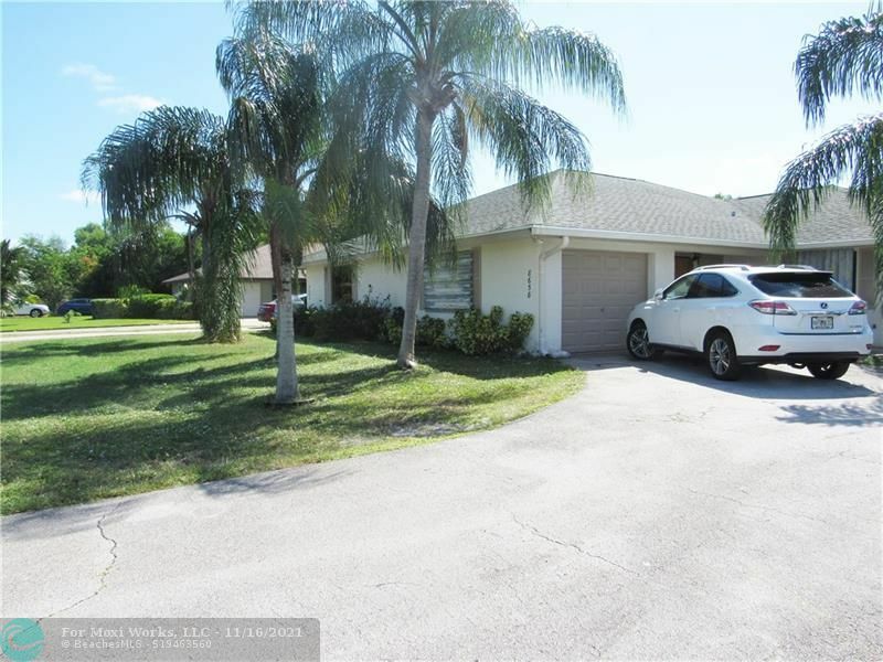 8658 SE Oleander St  Hobe Sound FL 33455 photo