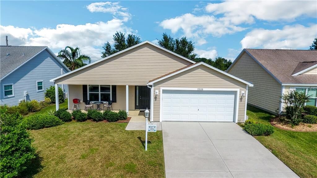 Property Photo: 2533 Buttonwood Run FL 32162