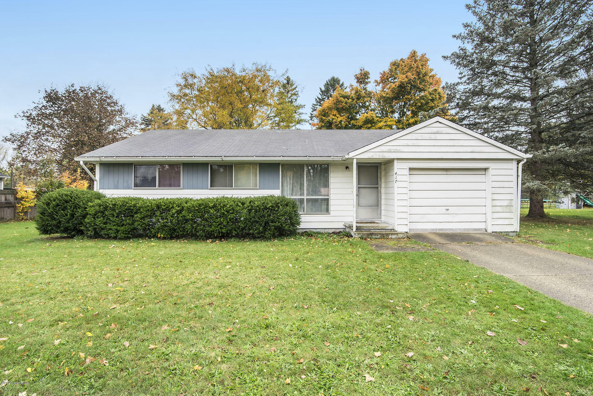 Property Photo:  417 Jonesville Street  MI 49252 