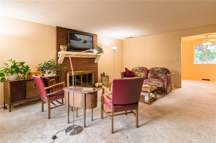 Property Photo:  19274 Occidental Ave S  WA 98148 