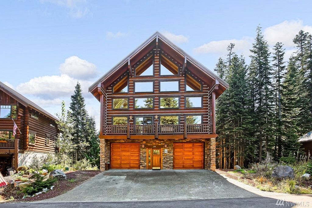 Property Photo:  10 Summit Wy  WA 98068 